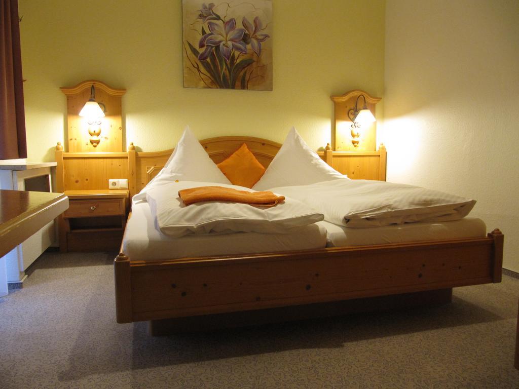 Hotel Gasthof Am Selteltor Wiesensteig Экстерьер фото