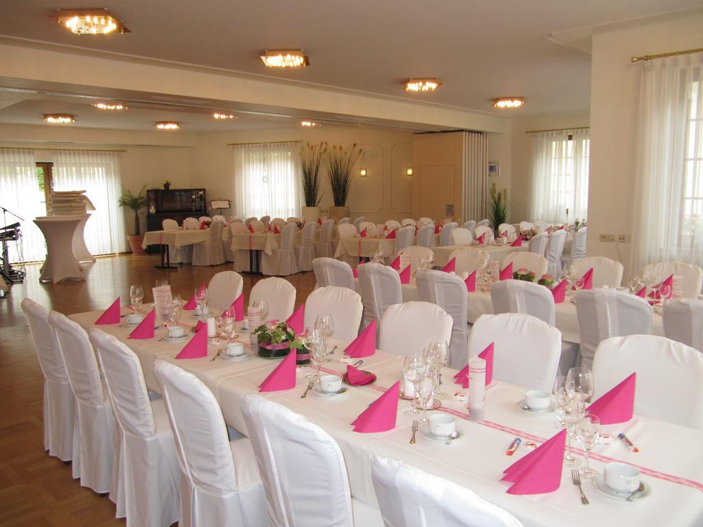 Hotel Gasthof Am Selteltor Wiesensteig Экстерьер фото